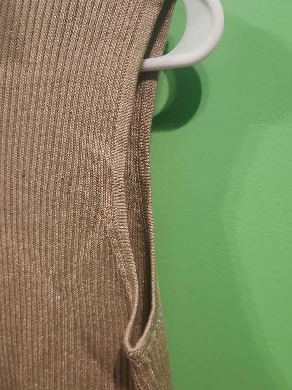 Metallic Thread Turtleneck Vest - Picture 3 of 9